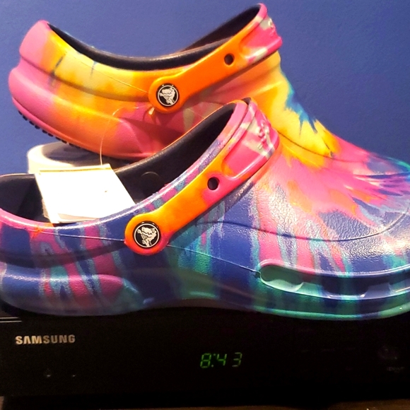 Crocs Bistro Graphic Clog - Picture 2 of 7